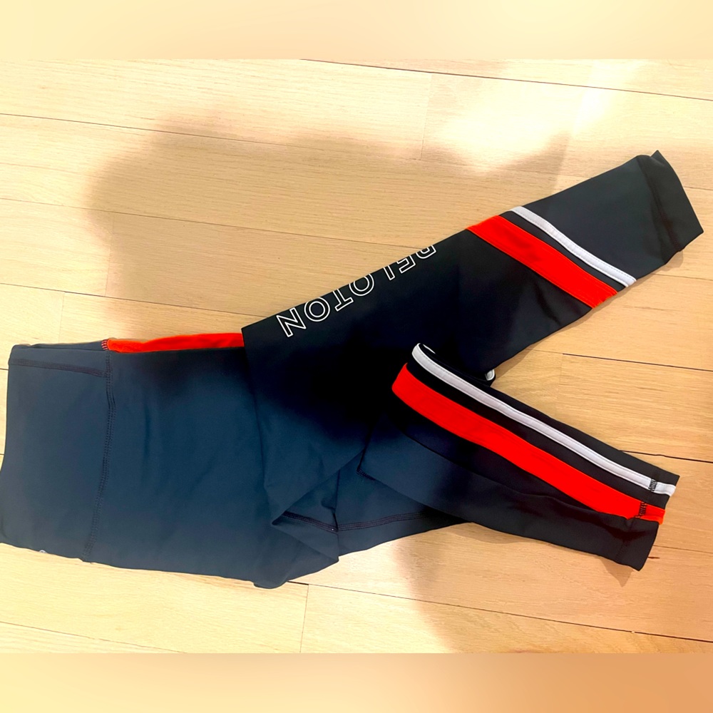 Limited Edition Leggings VM|MV by Peloton branded size Large